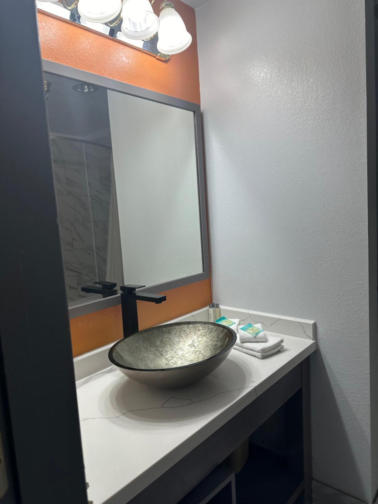 Hotel At Mountainview 3*